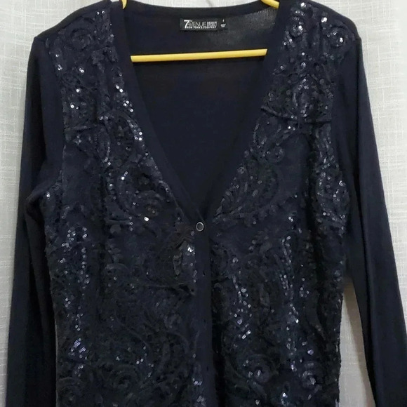 NEW YORK & CO SWEATER - Picture 2 of 6